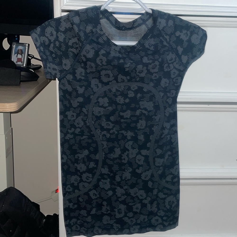 Lululemon patterned swiftly tech